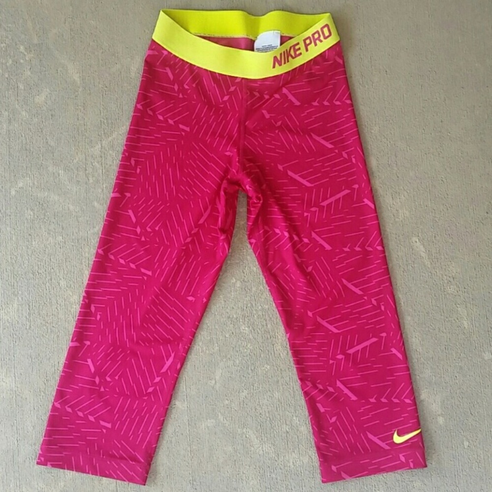 Nike Pro Classic Capri (Pink)
